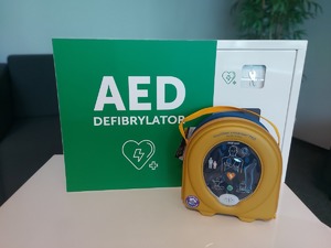 Zastępca Komendanta  Z książka, urządzenie AED